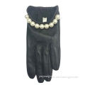 Sheep skin gloves with pearl